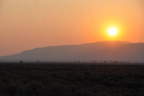O sol nasce no Grand Teton National Park, no Wyoming, nos Estados Unidos